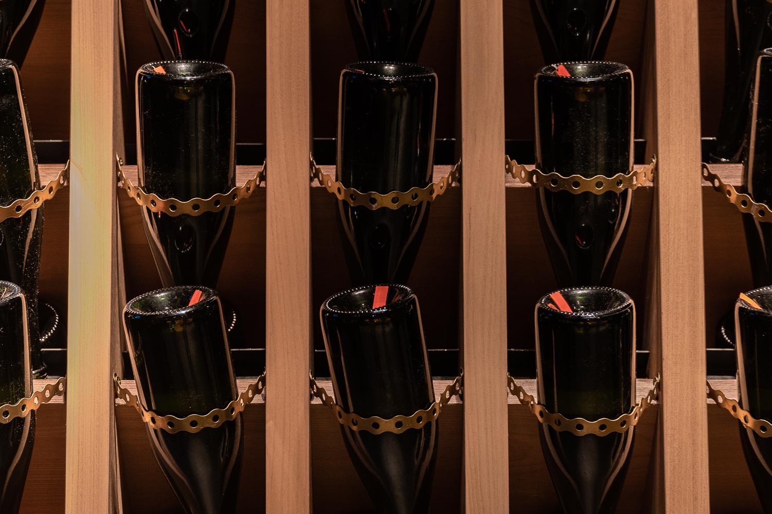 Travelgrapher.com-Inspire-Singapore-Rooftop-Bars-Level-33-Wine-Bottles