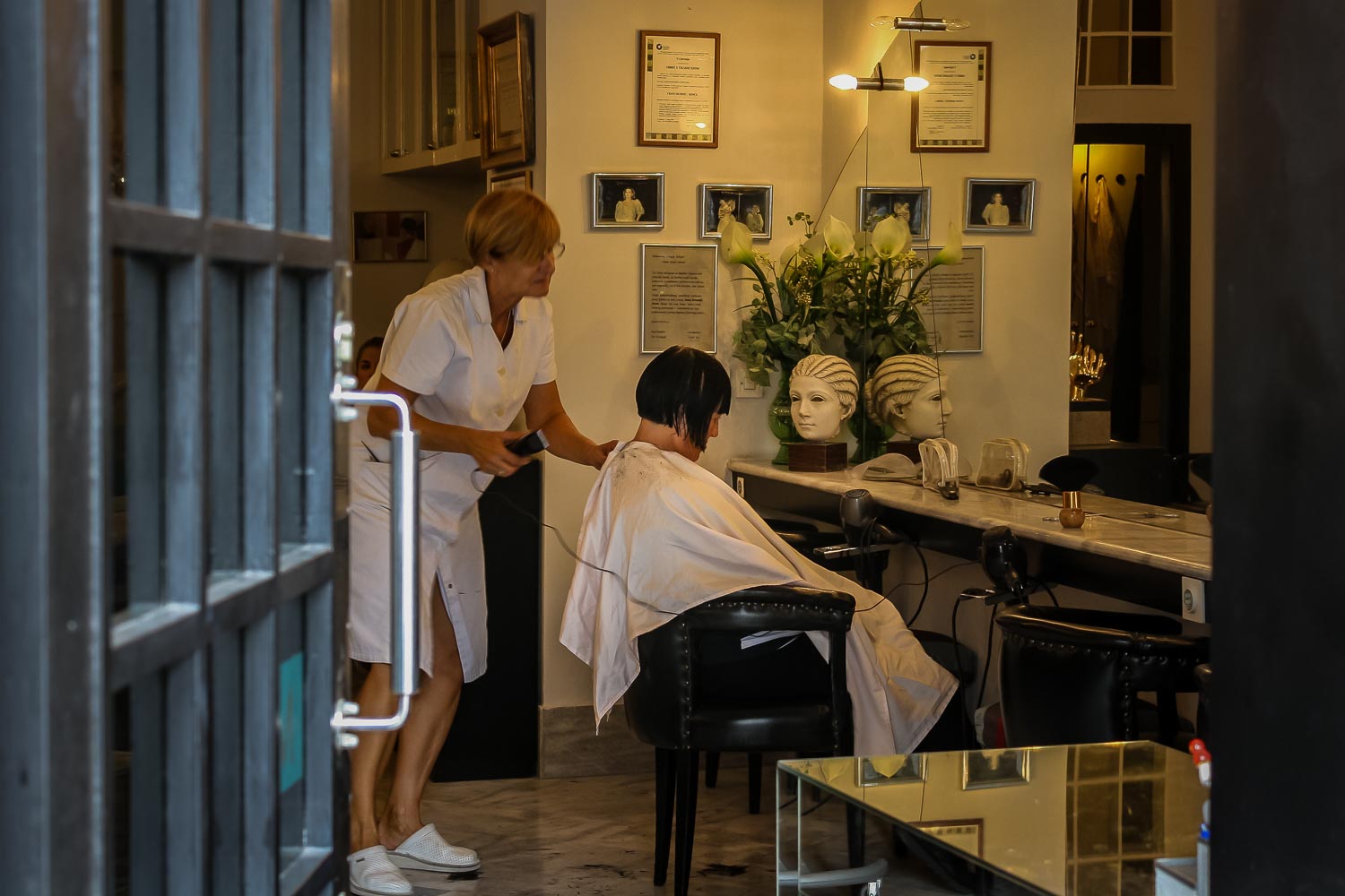 Travelgrapher.com-Inspire-Croatia-Zagreb-Hairdresser