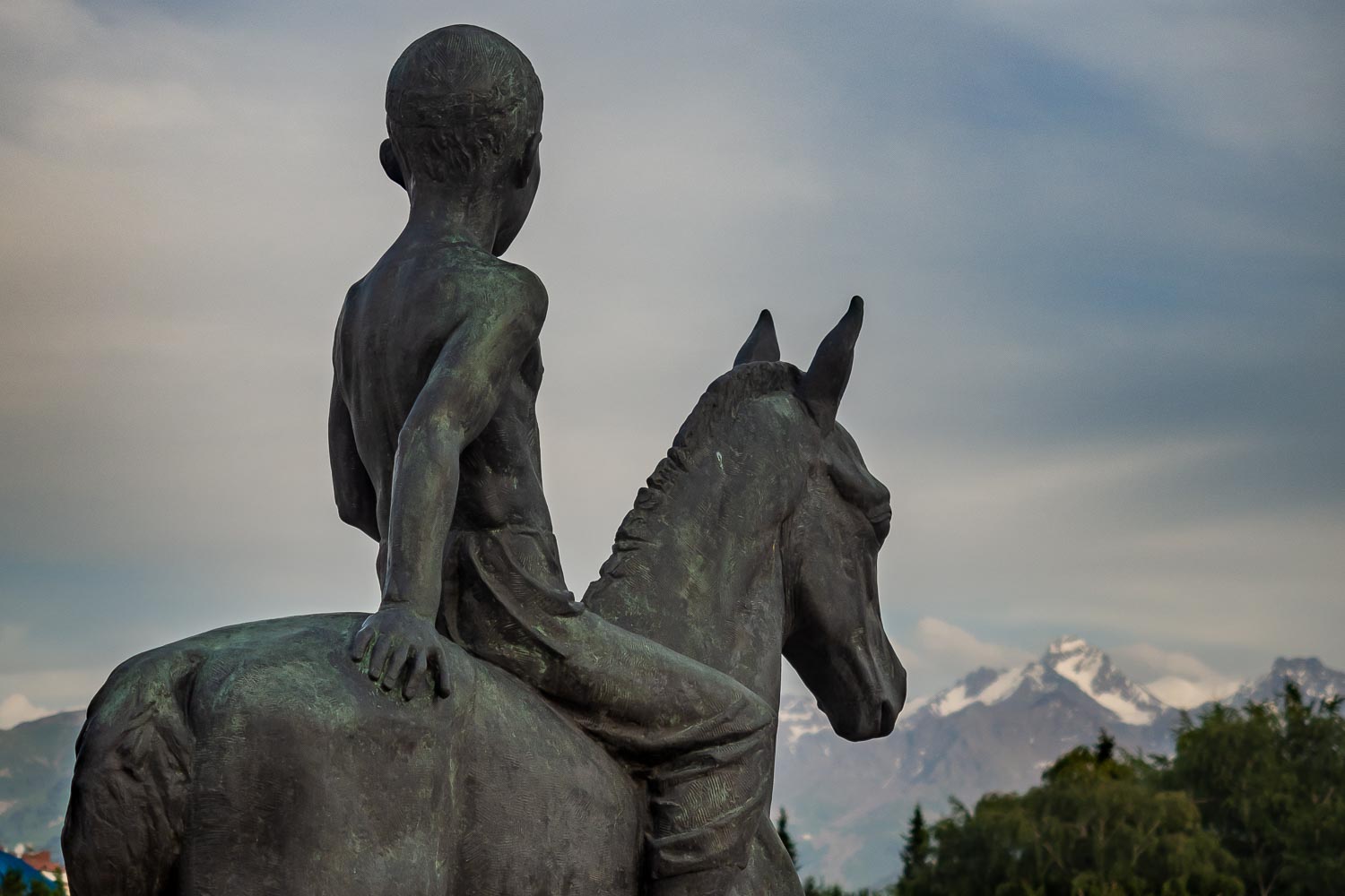 Travelgrapher.com-Inspire-Kazakhstan-Almaty-Mountains-Statue
