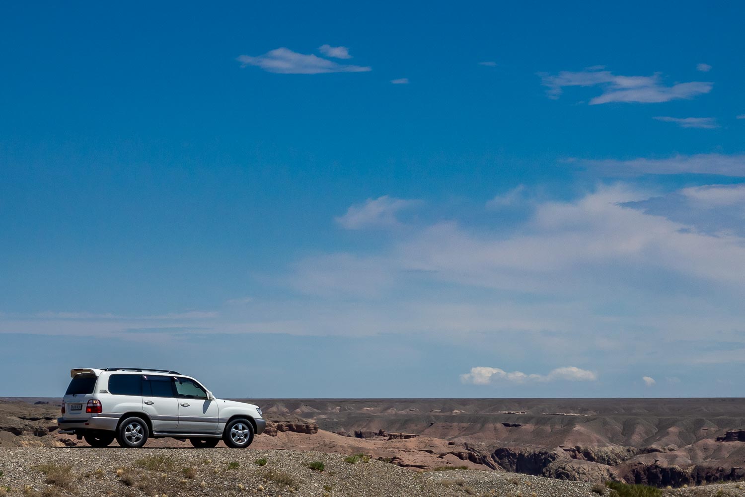 Travelgrapher.com-Inspire-Kazakhstan-Charyn-Canyon-Car