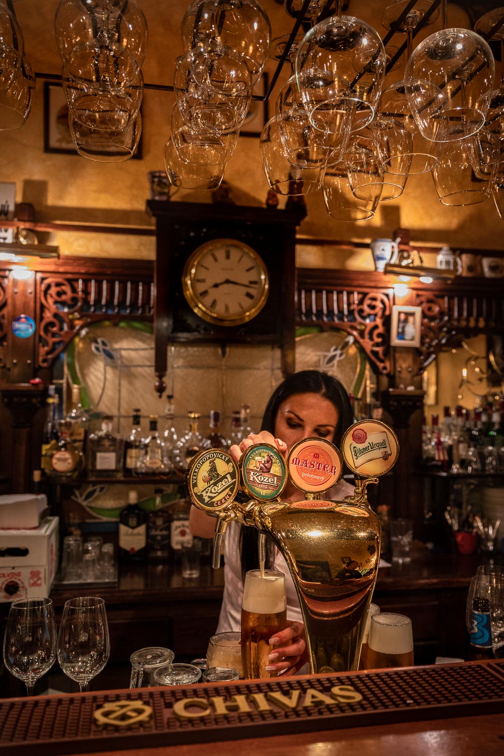 Travelgrapher.com-Inspire-Czech-Republic-Karlovy-Vary-Bar