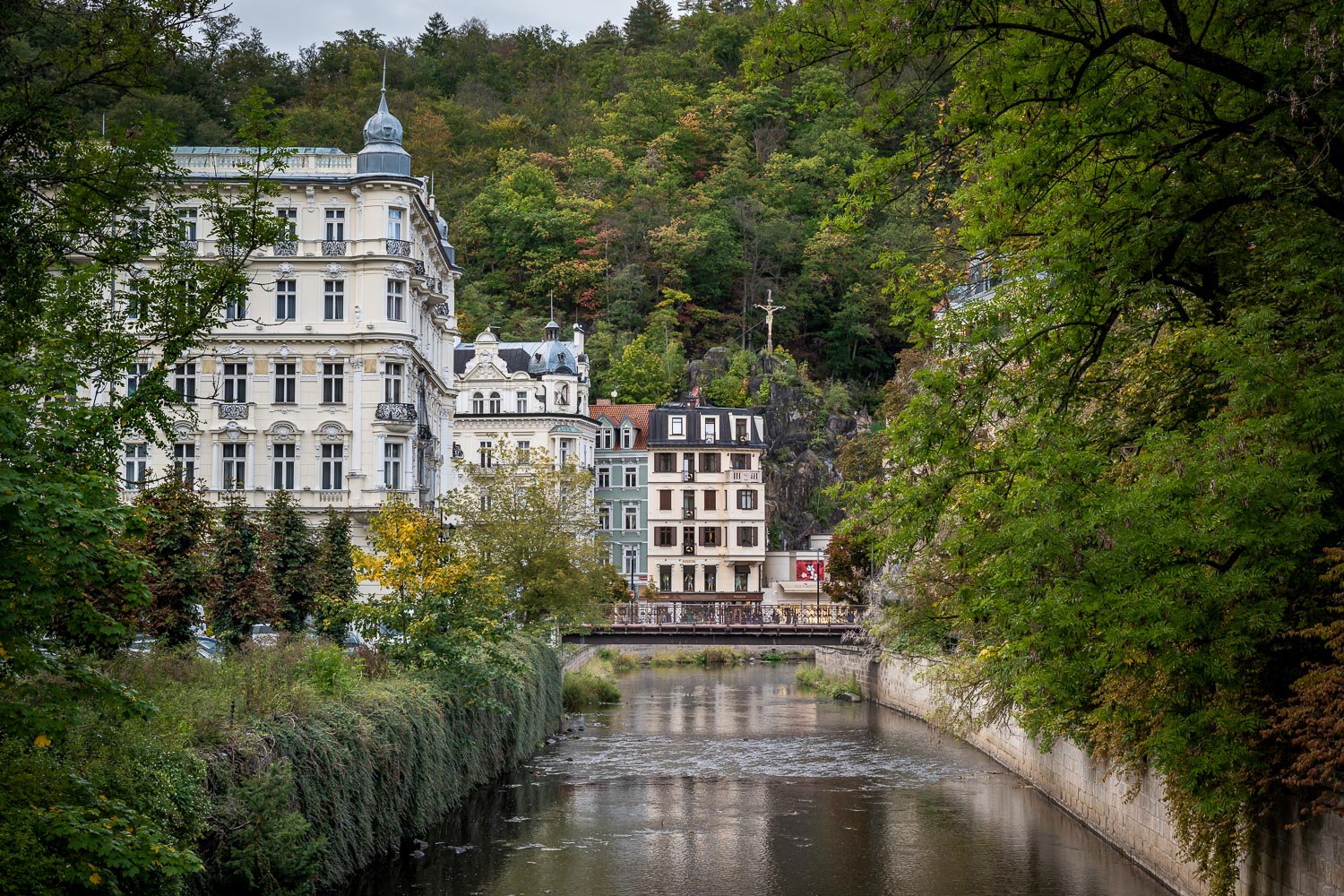 Travelgrapher.com-Inspire-Czech-Republic-Karlovy-Vary-River