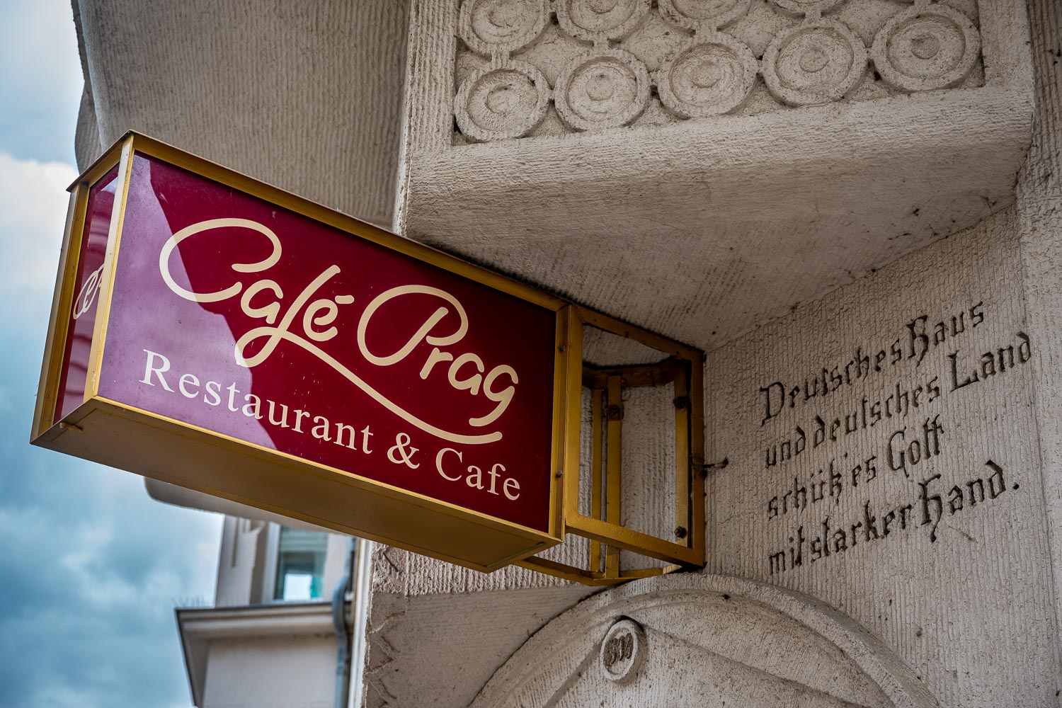 Travelgrapher.com-Inspire-Germany-Schwerin-Cafe-Prag