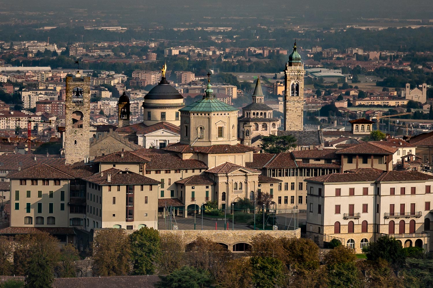 Travelgrapher.com-Inspire-Italy-Bergamo-Old-Town-View