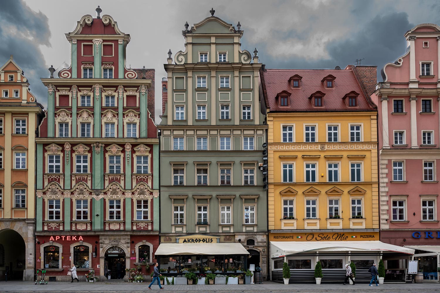 Travelgrapher.com-Inspire-Poland-Wroclaw-Old-Town-Houses