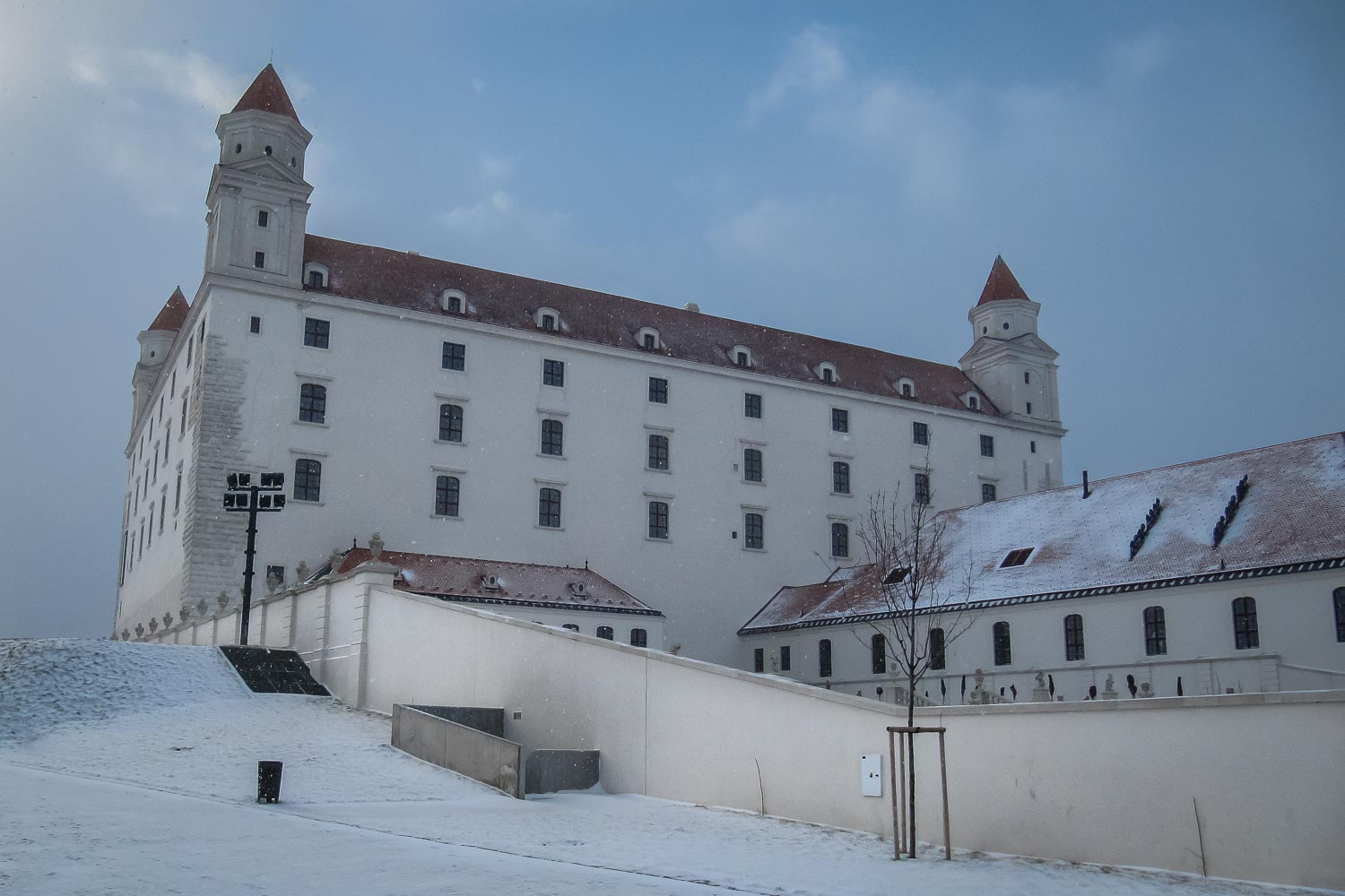 Travelgrapher.com-Inspire-Slovakia-Bratislava-Castle
