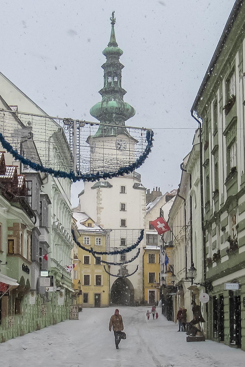 Travelgrapher.com-Inspire-Slovakia-Bratislava-Old-Town