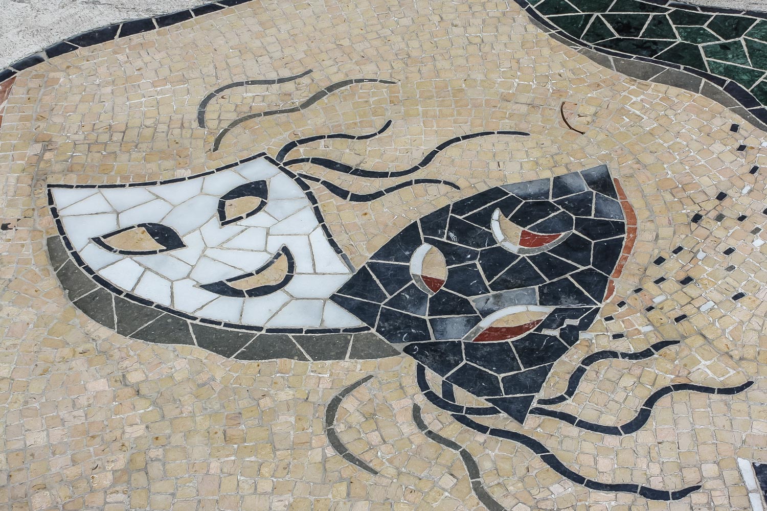 Travelgrapher.com-Inspire-Spain-Tarragona-Rambla-Nova-Mosaic